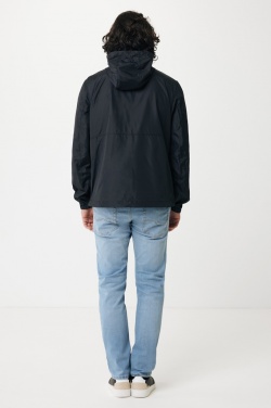 Logo trade reklaamtooted foto: Iqoniq Logani taaskasutatud polüestrist tuulejope